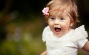 Звуки детского удивления и счастья