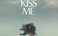 Звуки с фразой "Kiss me" на английском языке